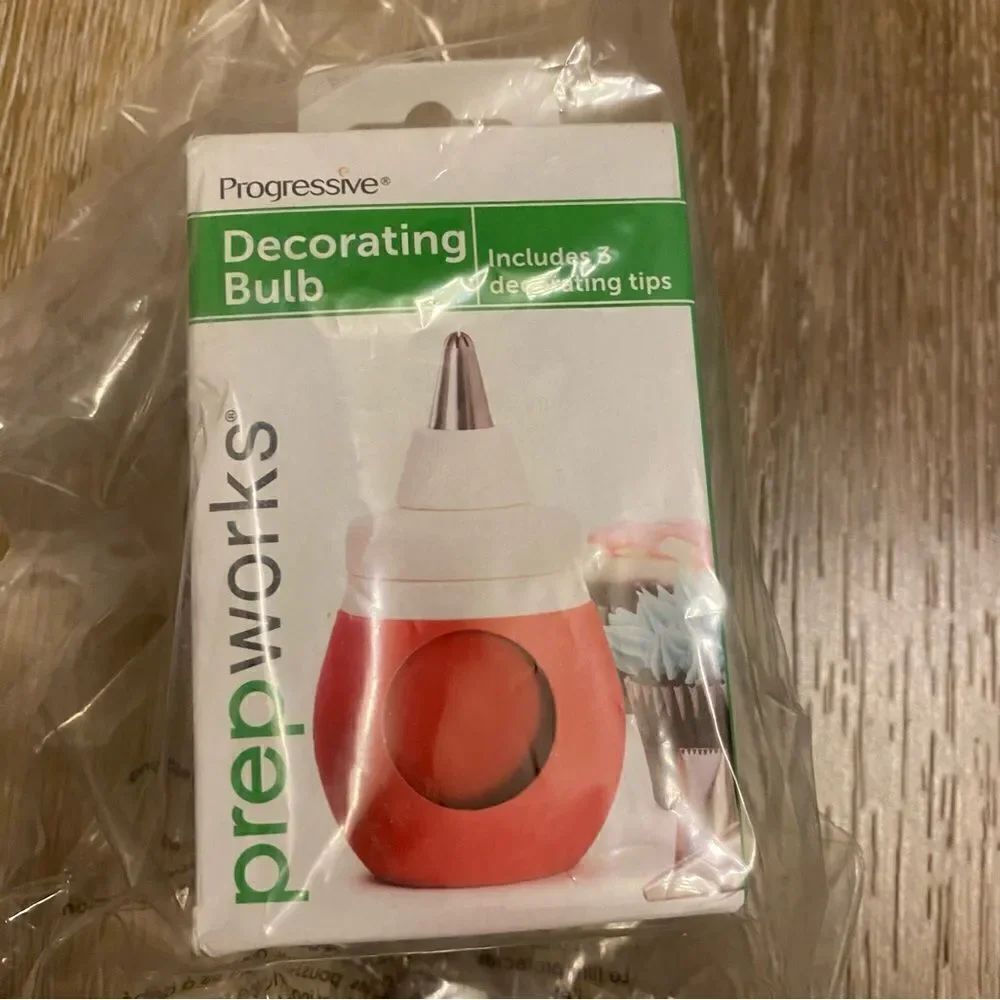 Prepworks by Progressive 4-Piece Frosting Bulb+3 Decorating tips cucake Kit NEW
